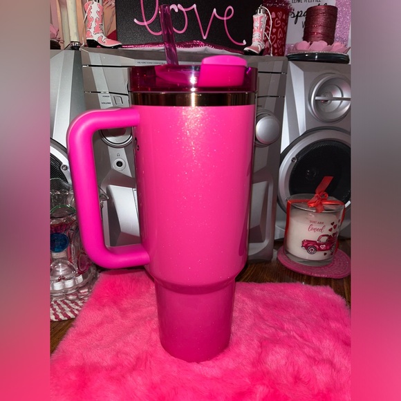 Stanley Barbie Icon 40oz - Picture 2 of 8